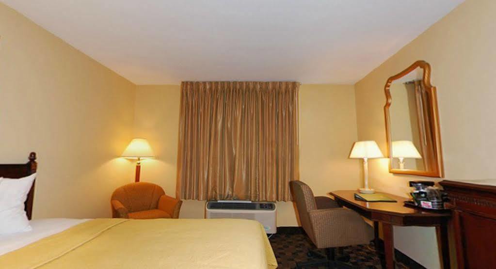Quality Airport Inn 2*